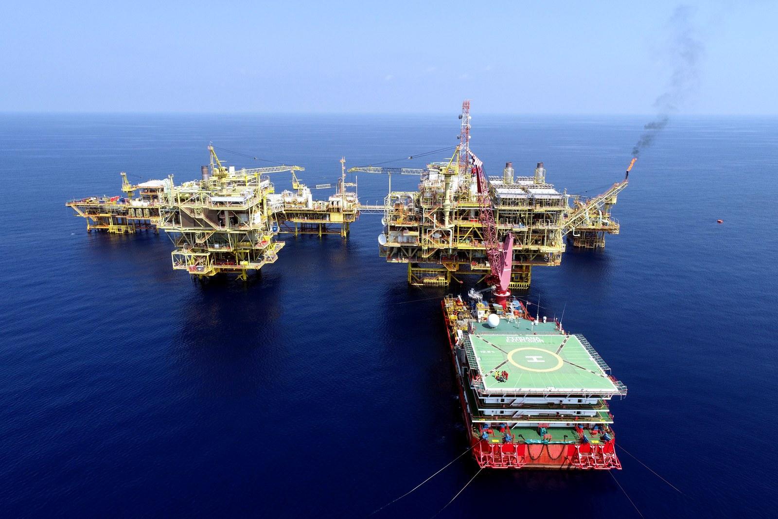 Oil & Gas industry supplied by Lucent Industrial Solutions — UAE